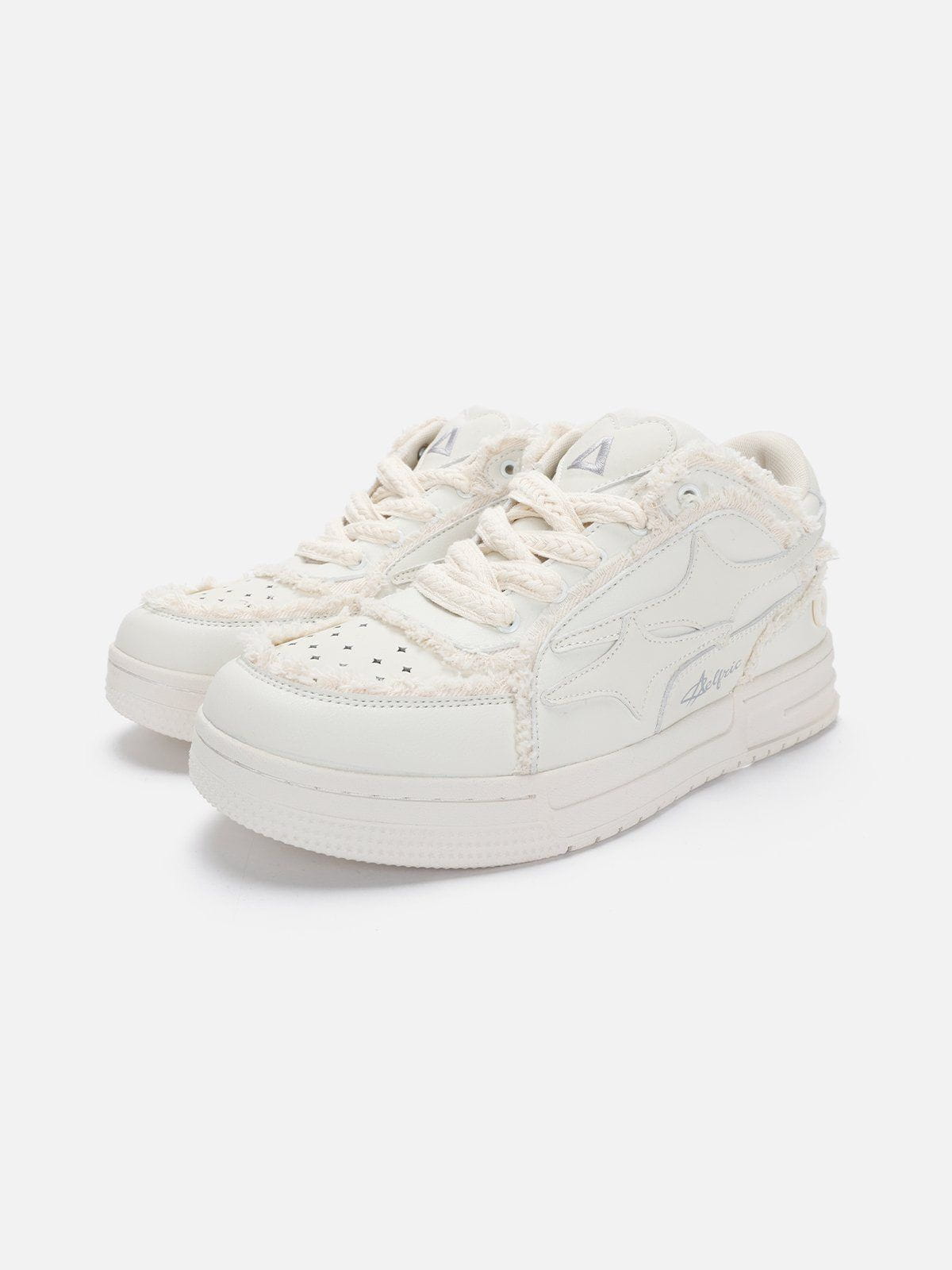 Beige Star-Embroidered Skate Shoes with Breathable Design | StarryClimb