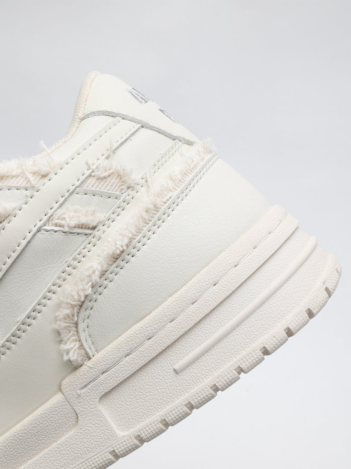 Beige Star-Embroidered Skate Shoes with Breathable Design | StarryClimb