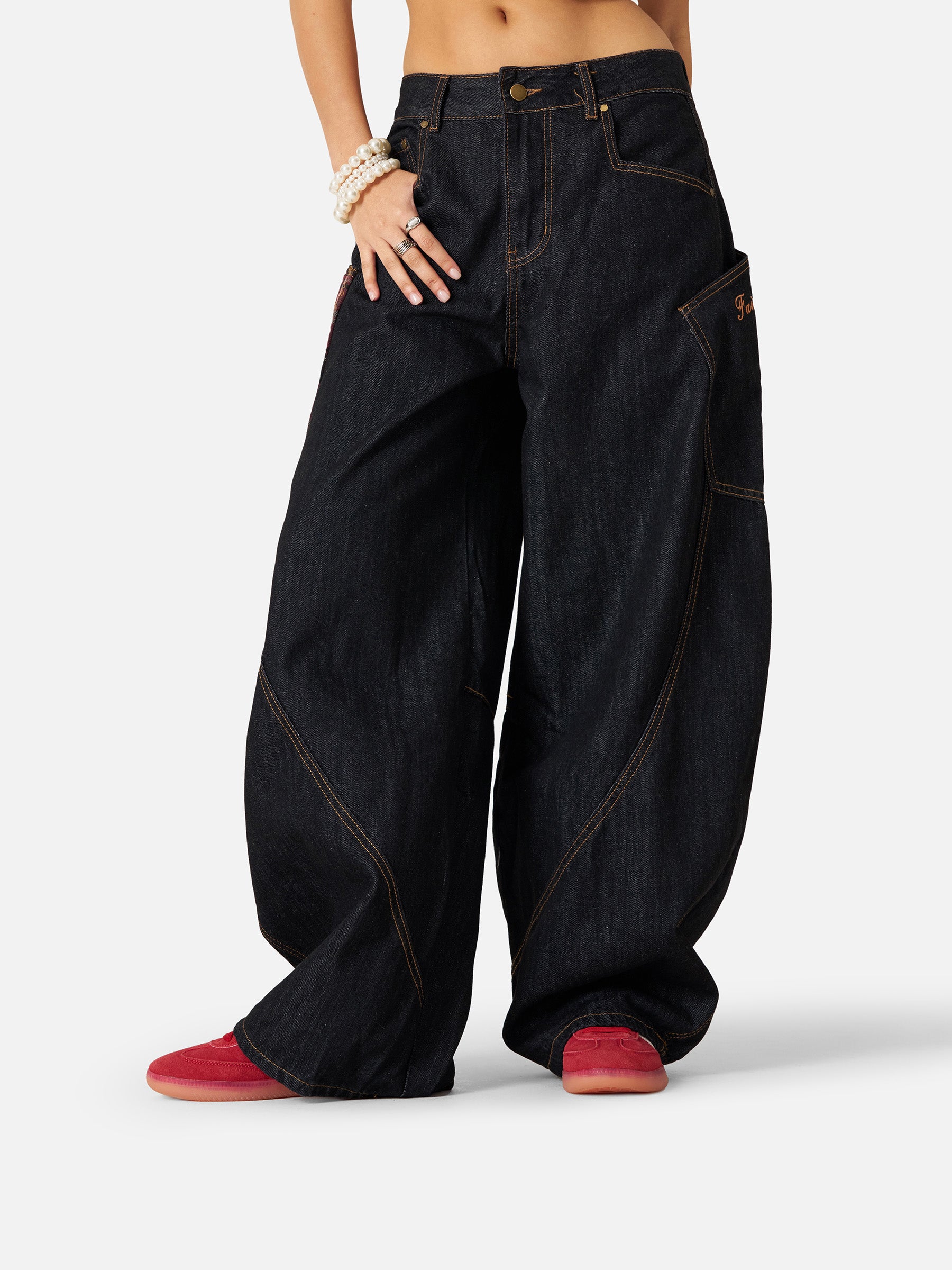 Super Baggy Jeans for Women with Plaid Pockets | Aelfric Eden